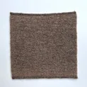 Strickmuster in Beige-Braun mit Perlmuster-Struktur für Sarner Wolle
